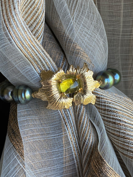 Tahitian Pearl Stretch Bracelet With Yellow Gold & Tourmaline Flower